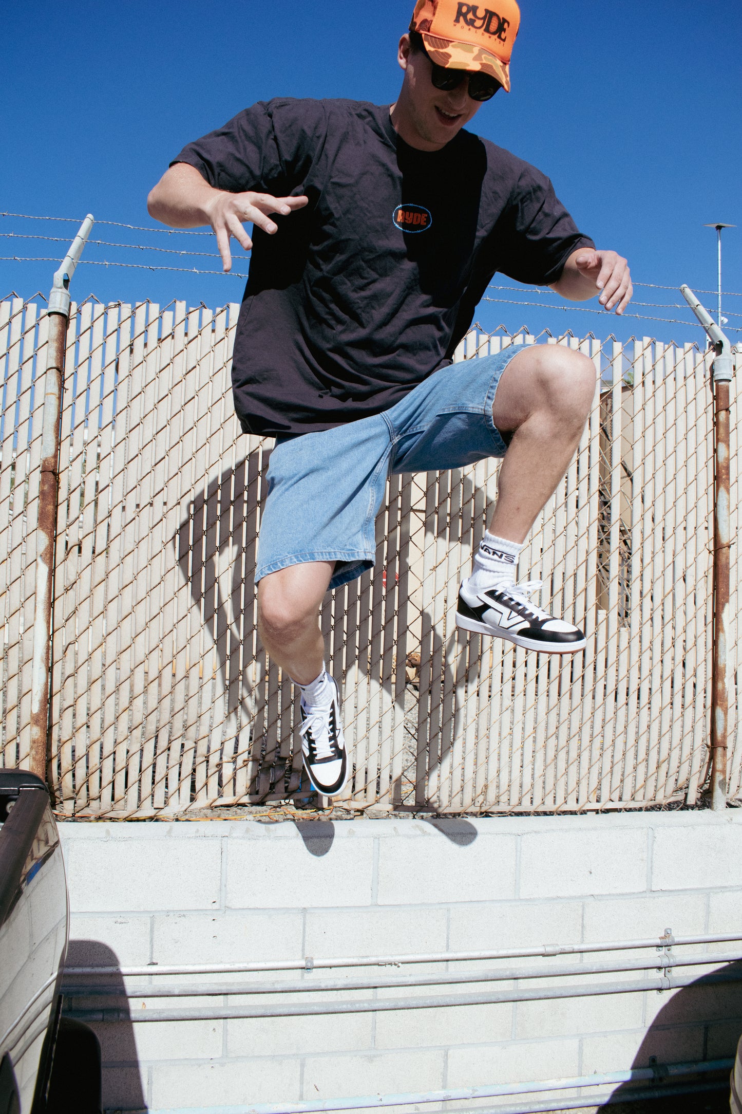 Barbed Horizons Tee Charcoal