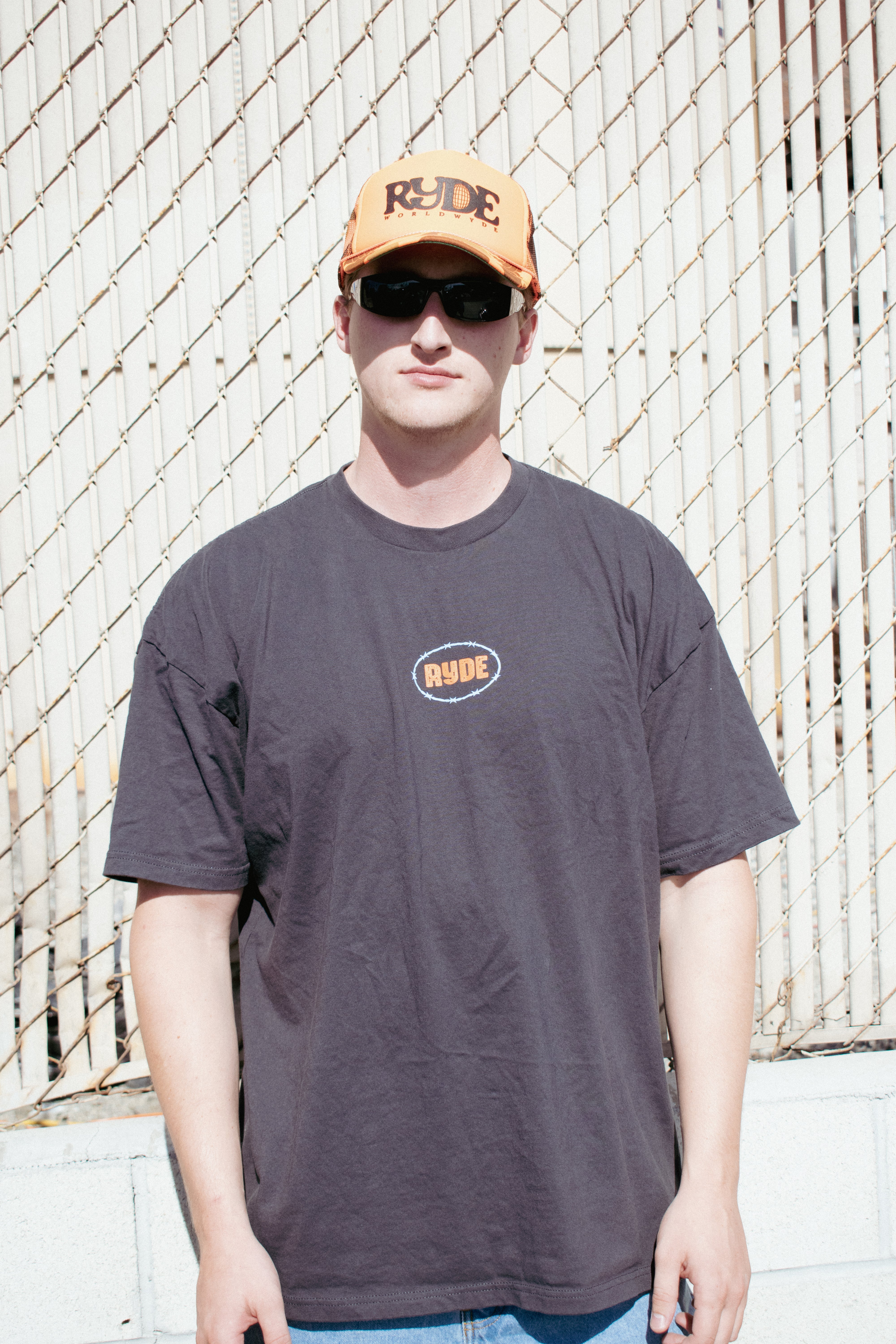Barbed Horizons Tee Charcoal – RYDE WORLDWYDE